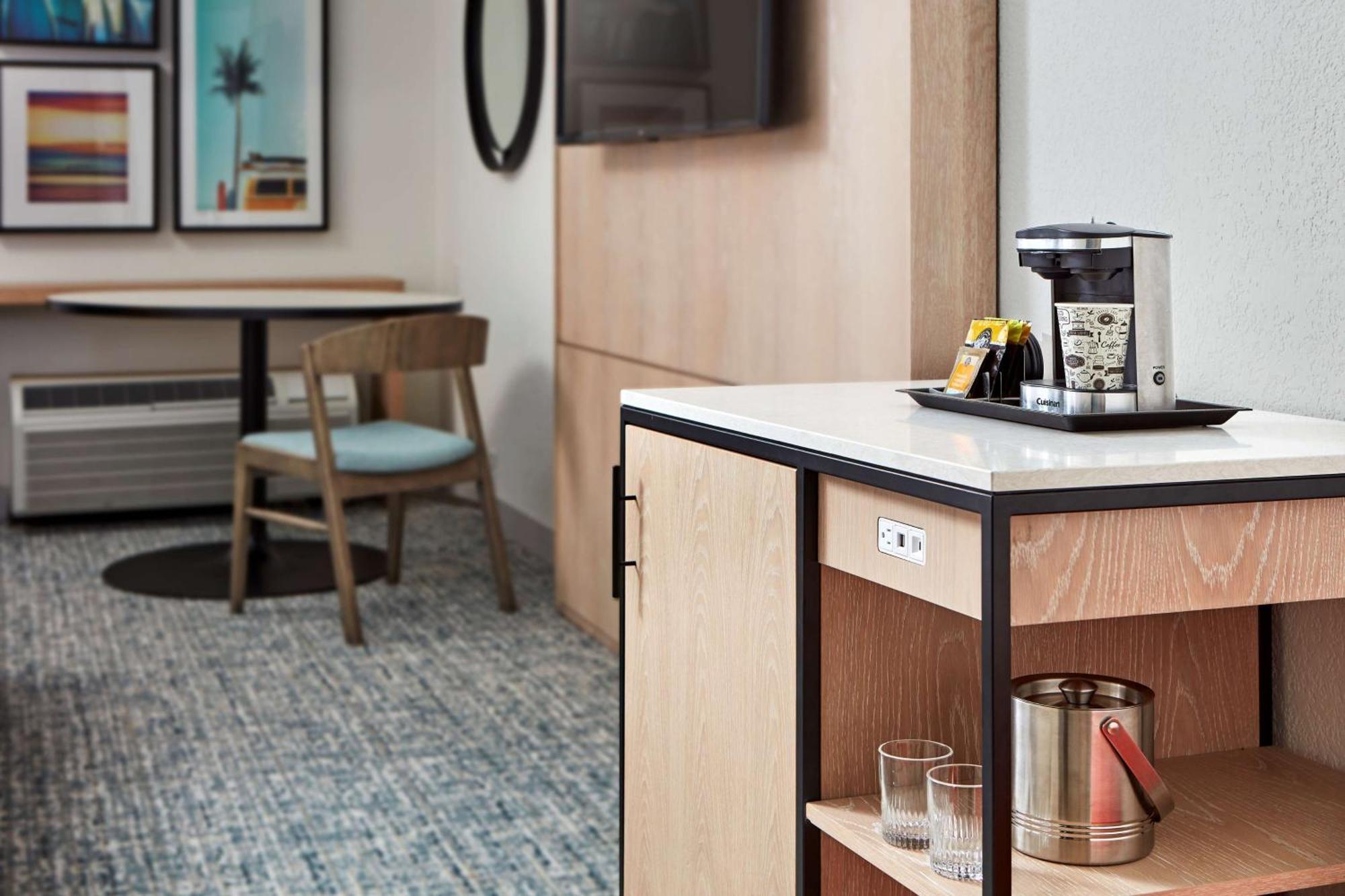 Hotel Mdr Marina Del Rey- A Doubletree By Hilton